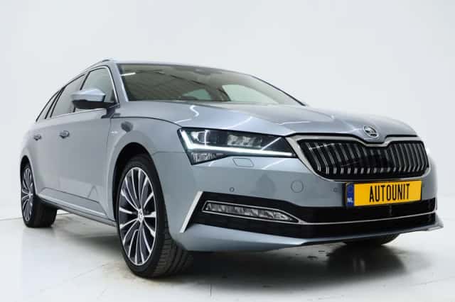 Škoda Superb (2021) thumbnail 10