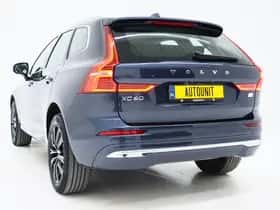 Volvo XC60 (2022) thumbnail 3