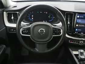 Volvo XC60 (2022) thumbnail 36