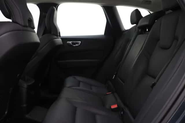 Volvo XC60 (2022) thumbnail 39
