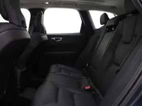 Volvo XC60 (2022) thumbnail 39
