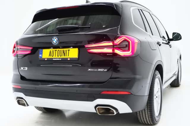 BMW X3 (2021) thumbnail 9