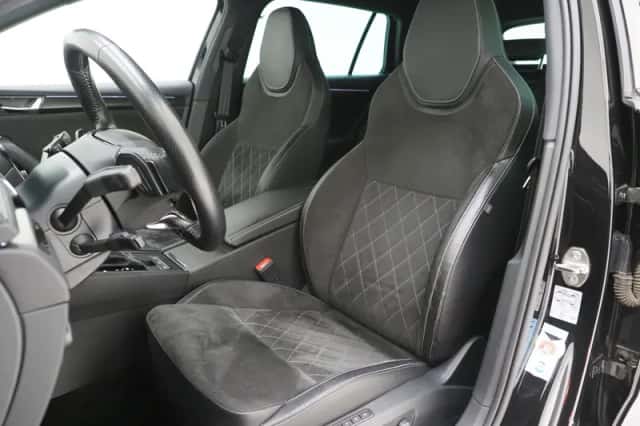 Škoda Superb (2022) thumbnail 4