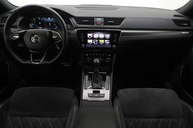 Škoda Superb (2022) thumbnail 5