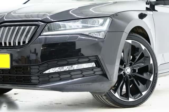 Škoda Superb (2022) thumbnail 6