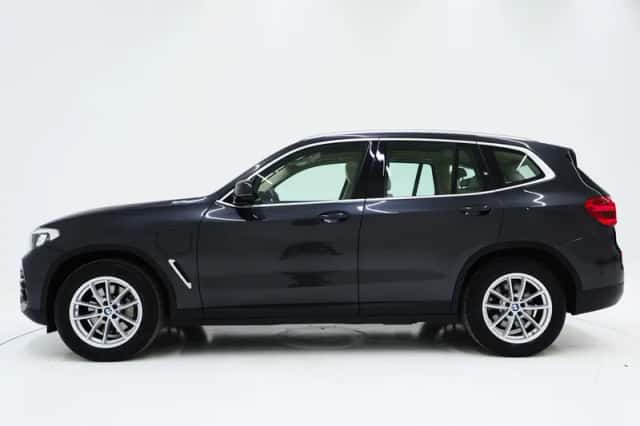 BMW X3 (2021) thumbnail 2