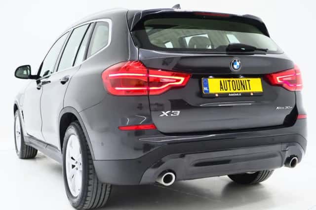 BMW X3 (2021) thumbnail 3
