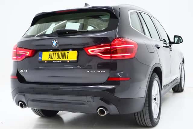 BMW X3 (2021) thumbnail 9