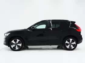 Volvo XC40 (2022) thumbnail 2