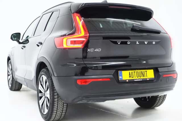 Volvo XC40 (2022) thumbnail 3