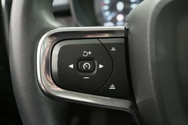 Volvo XC40 (2022) thumbnail 25