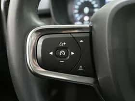 Volvo XC40 (2022) thumbnail 25