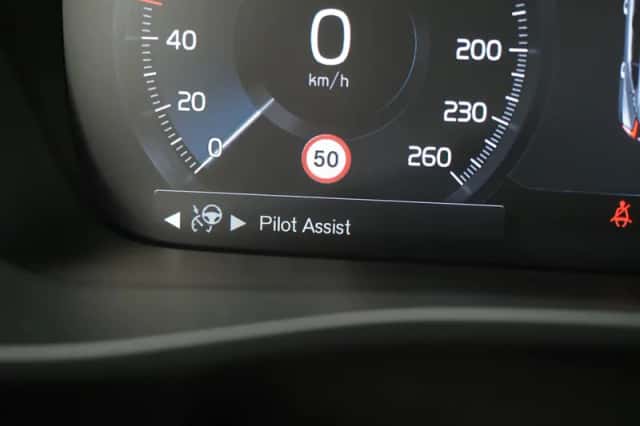 Volvo XC40 (2022) thumbnail 30