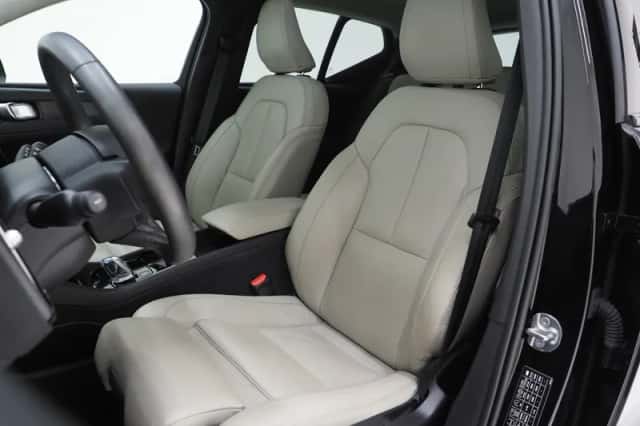 Volvo XC40 (2022) thumbnail 4