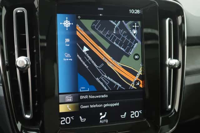 Volvo XC40 (2022) thumbnail 32