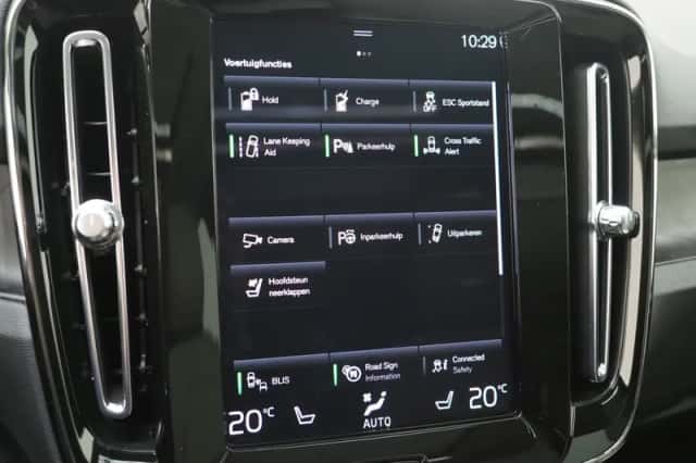 Volvo XC40 (2022) thumbnail 35