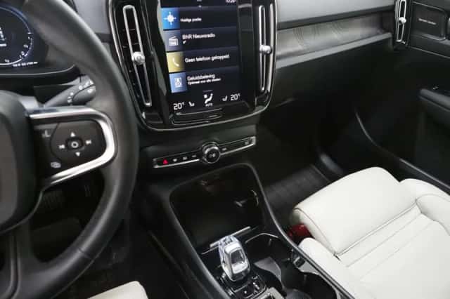 Volvo XC40 (2022) thumbnail 39