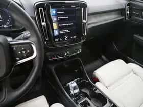 Volvo XC40 (2022) thumbnail 39