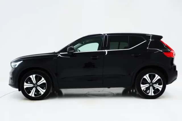 Volvo XC40 (2023) thumbnail 2