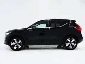 Volvo XC40 (2023) thumbnail 2