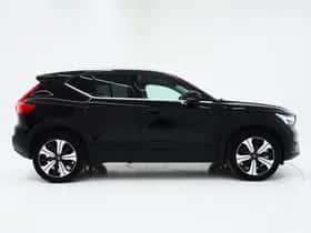 Volvo XC40 (2023) thumbnail 11
