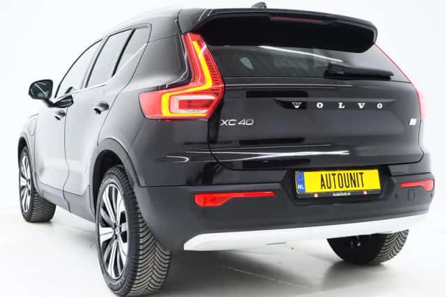 Volvo XC40 (2023) thumbnail 3