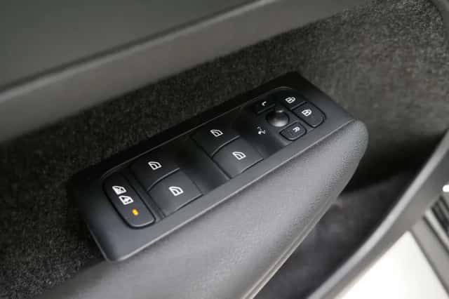 Volvo XC40 (2023) thumbnail 21