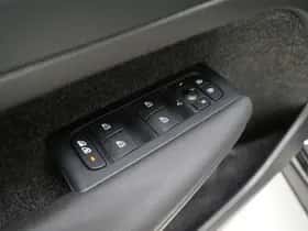 Volvo XC40 (2023) thumbnail 21