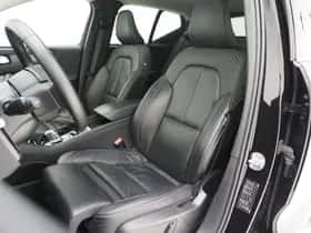Volvo XC40 (2023) thumbnail 4