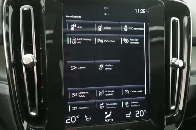 Volvo XC40 (2023) thumbnail 35