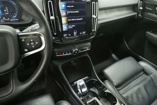 Volvo XC40 (2023) thumbnail 38