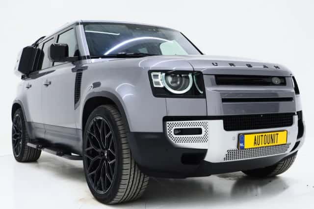 Land Rover Defender (2021) thumbnail 12