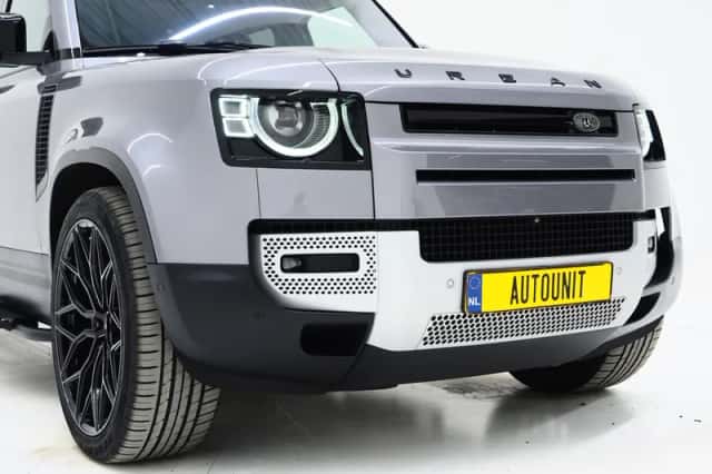 Land Rover Defender (2021) thumbnail 13