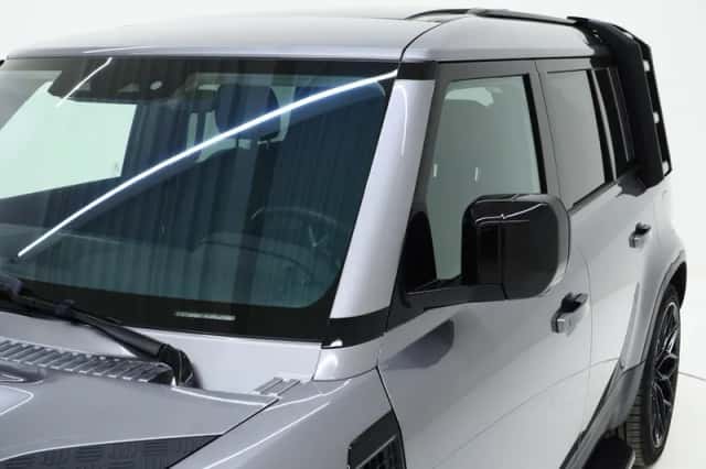 Land Rover Defender (2021) thumbnail 14