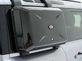Land Rover Defender (2021) thumbnail 15