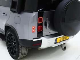 Land Rover Defender (2021) thumbnail 17