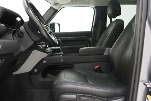 Land Rover Defender (2021) thumbnail 20
