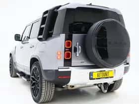 Land Rover Defender (2021) thumbnail 3