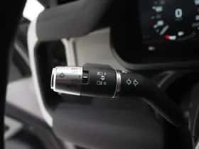 Land Rover Defender (2021) thumbnail 25