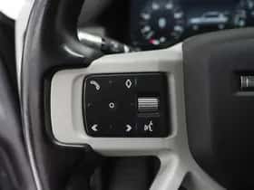 Land Rover Defender (2021) thumbnail 26