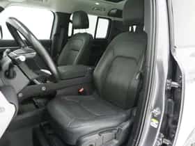 Land Rover Defender (2021) thumbnail 4