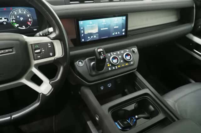 Land Rover Defender (2021) thumbnail 36