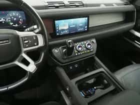 Land Rover Defender (2021) thumbnail 36