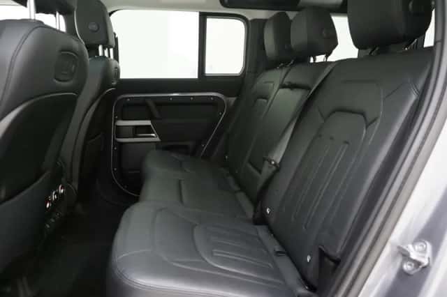 Land Rover Defender (2021) thumbnail 40