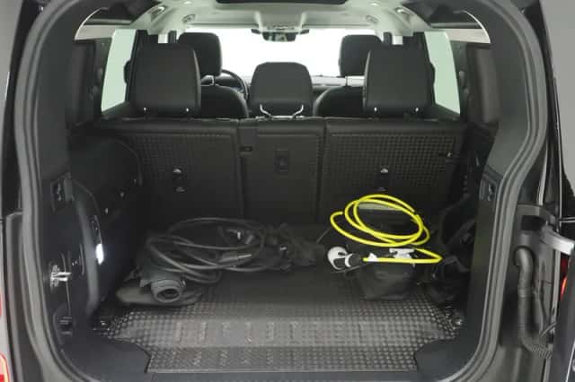 Land Rover Defender (2021) thumbnail 42