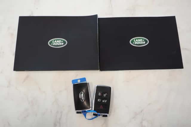 Land Rover Defender (2021) thumbnail 8