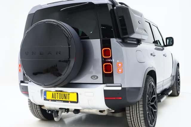 Land Rover Defender (2021) thumbnail 10