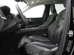 Volvo XC60 (2022) thumbnail 17