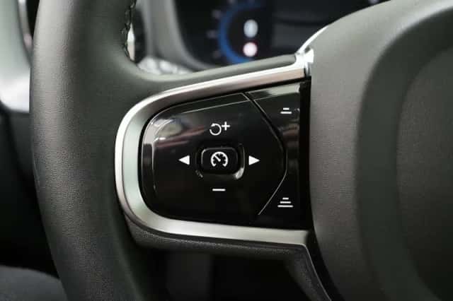 Volvo XC60 (2022) thumbnail 24