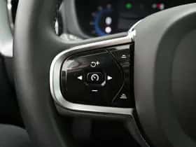 Volvo XC60 (2022) thumbnail 24